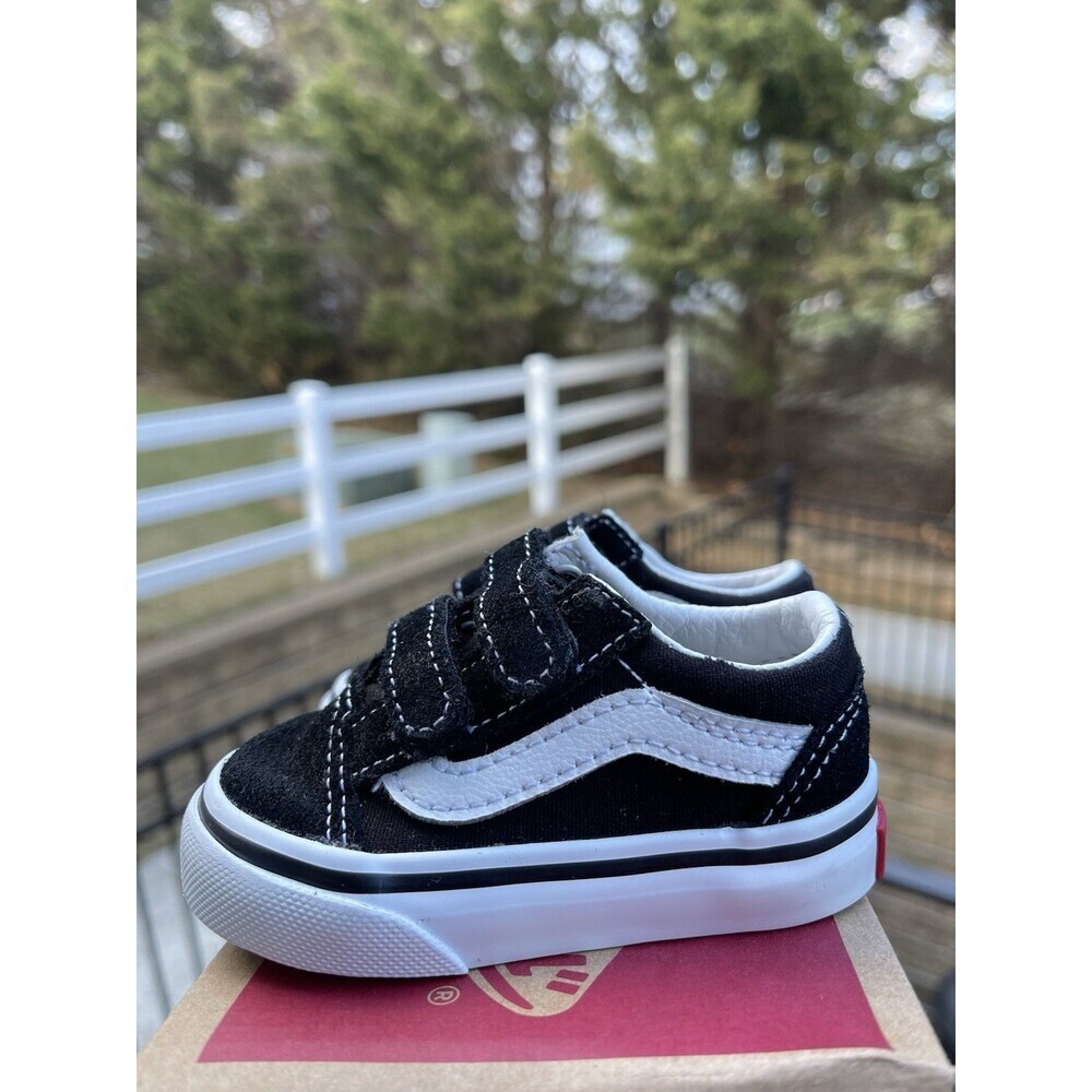 Vans Old Skool V ‘White/Black’ Size 3 (TD) VN000D3YBLK Flat Sole- Preowned